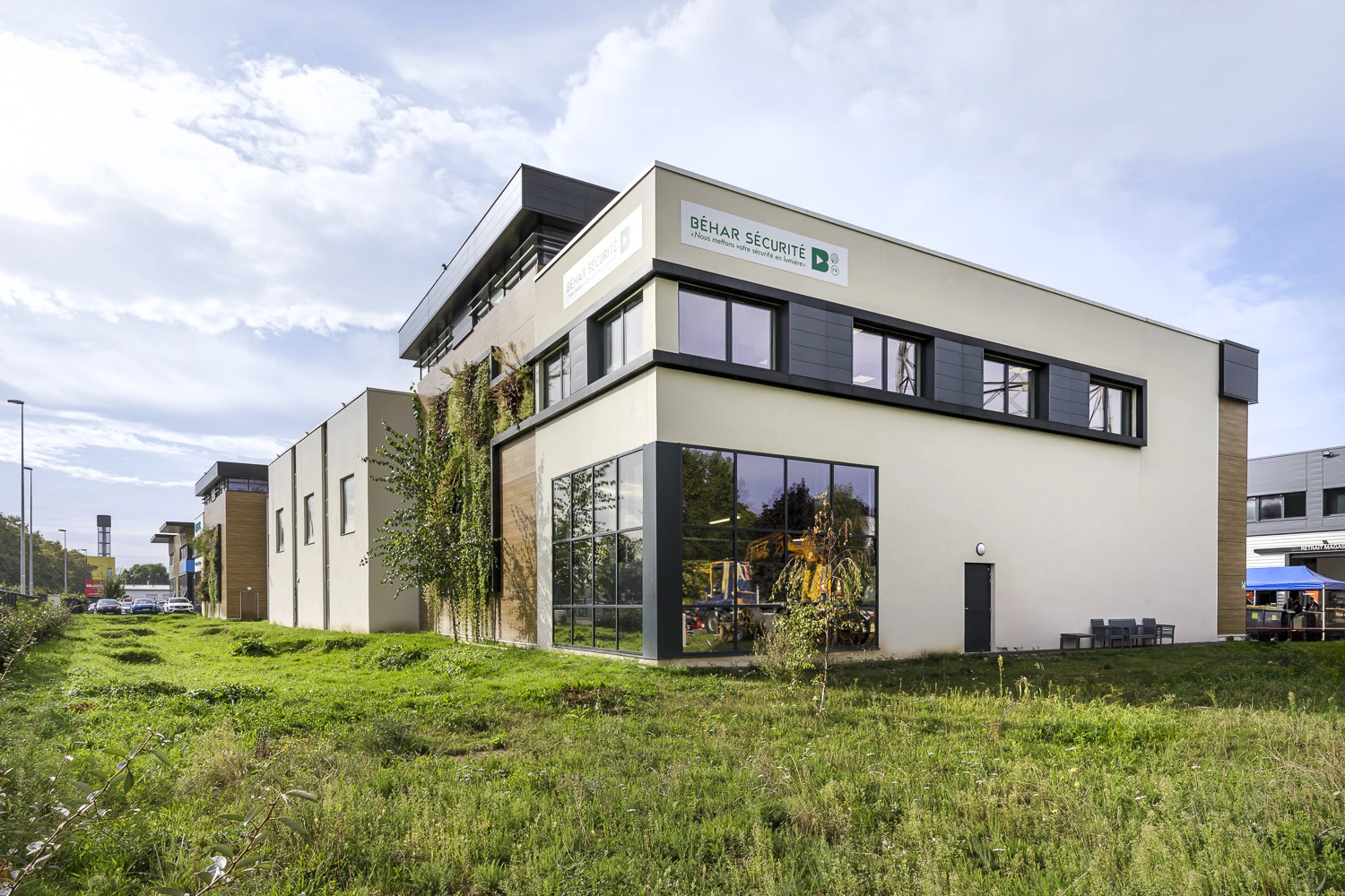 Locaux d'Activité Villeneuve-la-Garenne Photo Façade